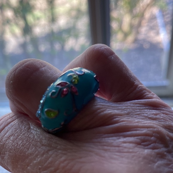 A Groovy Kinda Ring! With rhinestones & crystals SIZE 6 Looks new in turquoise - Picture 6 of 8